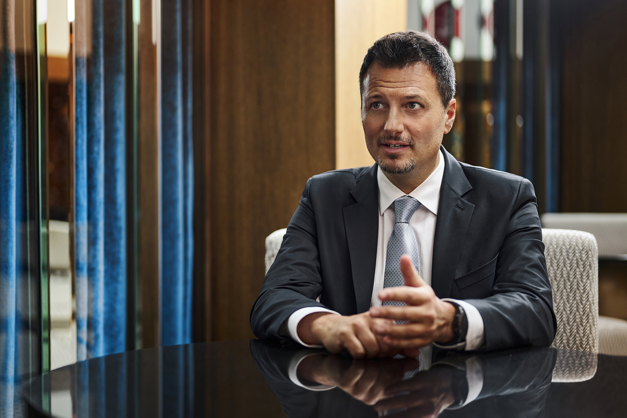 Benjamin Lakatos Photo NZZ Article